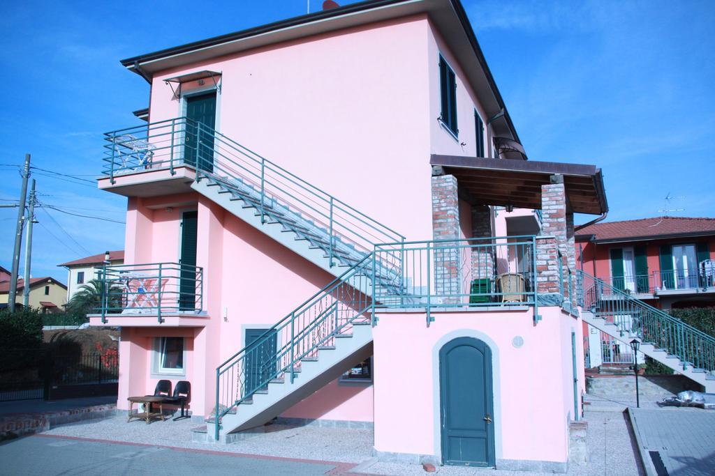 La Fonda Casa Vacanze-Appartamenti Con Piscina Санто-Стефано-ді-Маґра Екстер'єр фото